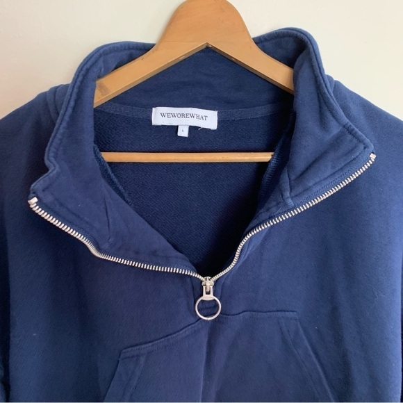 [WeWoreWhat] Navy Blue Long Sleeve Cropped Length Sweatshirt - Picture 2 of 7